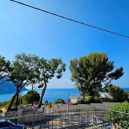 2-8 Persons 4 Bedrooms Cassis