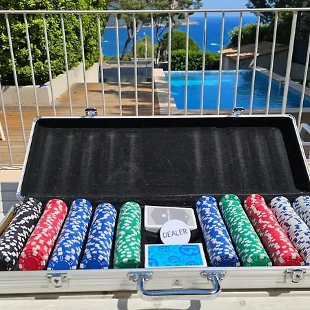 2 - 8 Personnes * Cassis