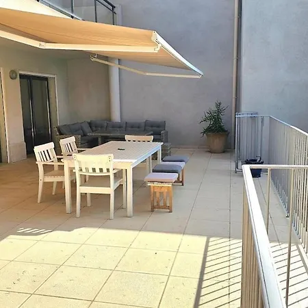 Vila 2-8 Persons 4 Bedrooms *