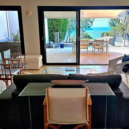 2-8 Persons 4 Bedrooms *