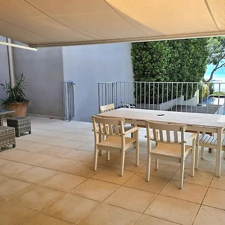 2-8 Persons 4 Bedrooms Villa Cassis