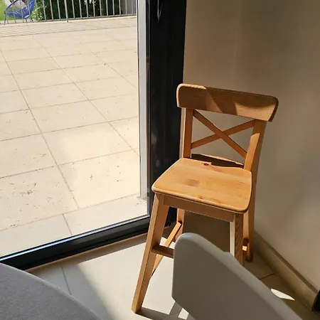 2 - 8 Personnes Villa *