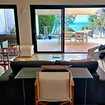 Cassis Villa 2-8 Persons 4 Bedrooms *