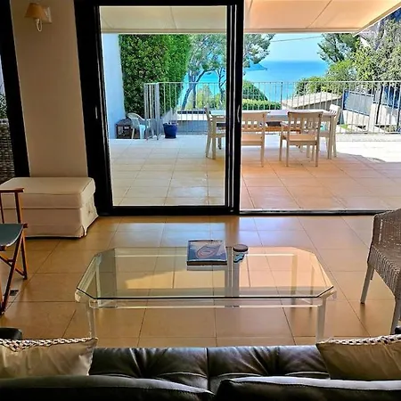 2-8 Persons 4 Bedrooms Βίλα *