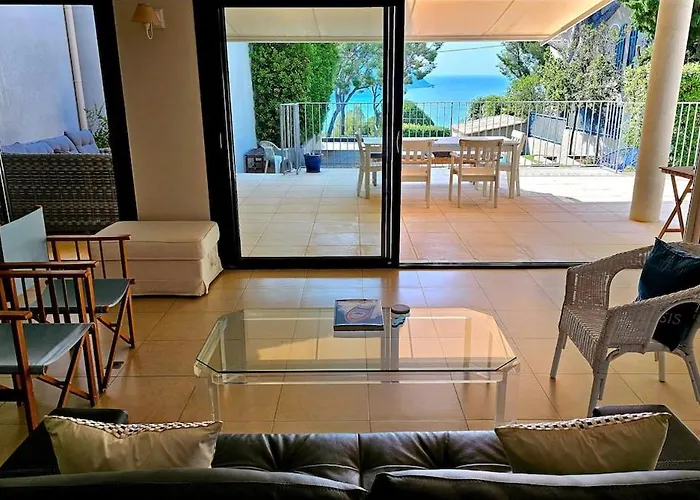 Cassis Villa 2-8 Persons 4 Bedrooms Willa *